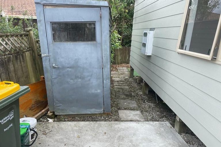 Photo of property in 10 Linwood Avenue, Forrest Hill, Auckland, 0620