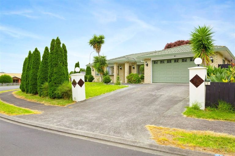 Photo of property in 2 Ferngrove Avenue, Ranui, Auckland, 0612
