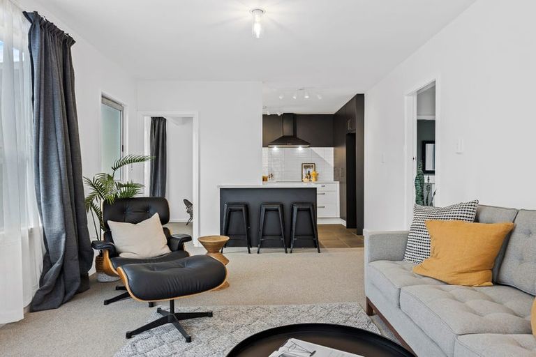 Photo of property in 2/17 Frensham Crescent, Woolston, Christchurch, 8062