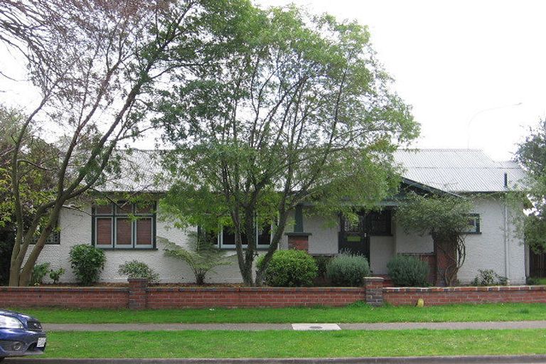 Photo of property in 51 Manapouri Crescent, Hokowhitu, Palmerston North, 4410