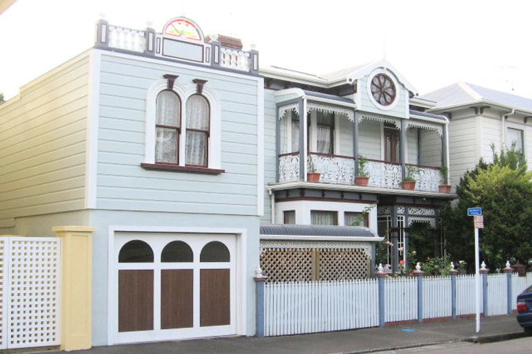 Photo of property in 16 Hobson Crescent, Thorndon, Wellington, 6011