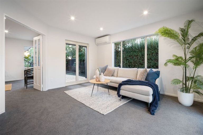 Photo of property in 4 Monterey Place, Parklands, Christchurch, 8083