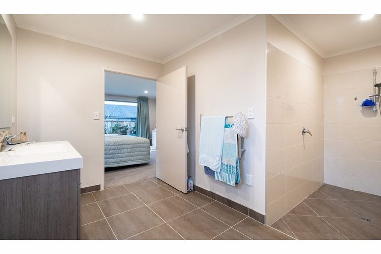 Photo of property in 18 Josh Road, Huapai, Kumeu, 0810