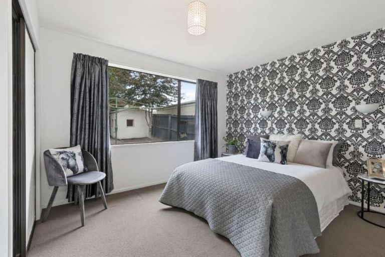 Photo of property in 240 Queenspark Drive, Parklands, Christchurch, 8083