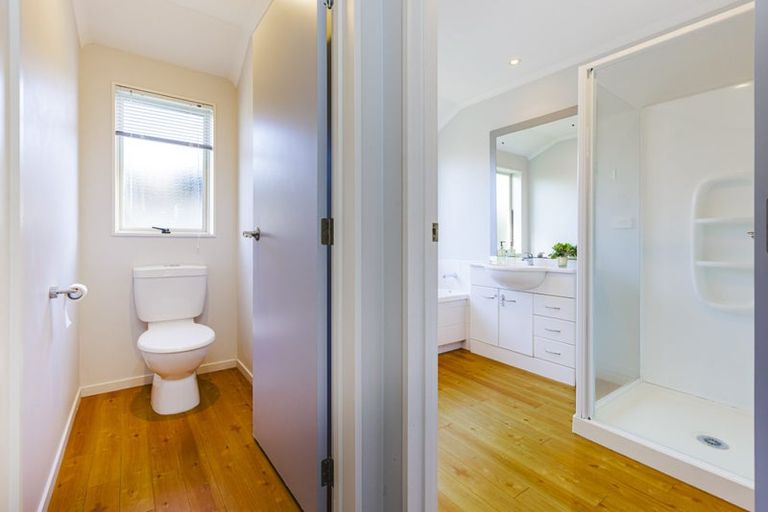 Photo of property in 35 Croftview Road, Wattle Downs, Auckland, 2103