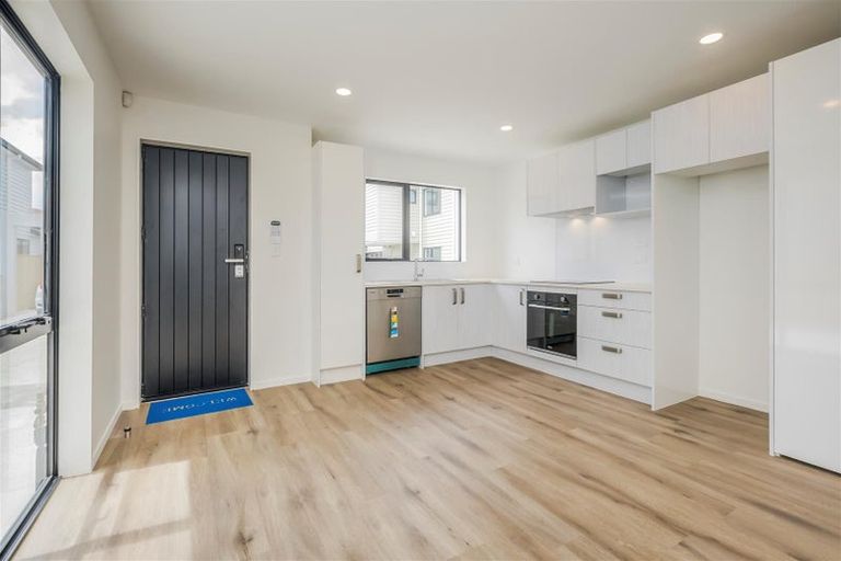 Photo of property in 13 Matukutureia Lane, Manurewa, Auckland, 2102