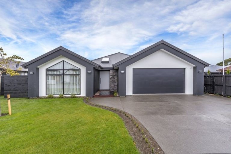 Photo of property in 40 Holiday Drive, Mairehau, Christchurch, 8052