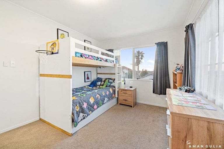 Photo of property in 6 Lorikeet Place, Unsworth Heights, Auckland, 0632