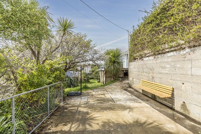 Photo of property in 81 Severn Street, Island Bay, Wellington, 6023