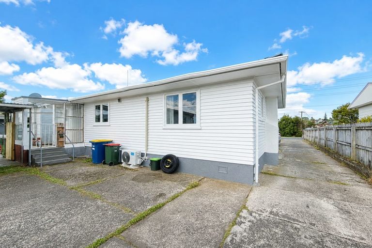 Photo of property in 57 Glendale Road, Glen Eden, Auckland, 0602
