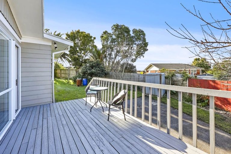 Photo of property in 10 La Trobe Street, Pakuranga Heights, Auckland, 2010