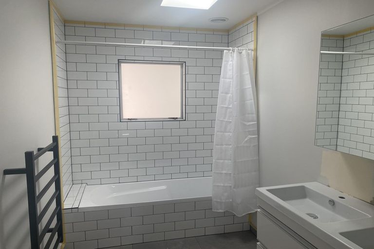 Photo of property in 1/51a Lynden Avenue, Hillcrest, Auckland, 0627