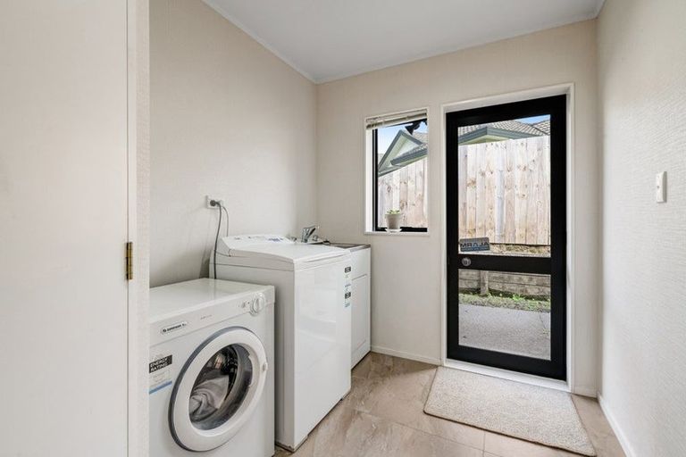 Photo of property in 9 Thornbill Rise, Unsworth Heights, Auckland, 0632