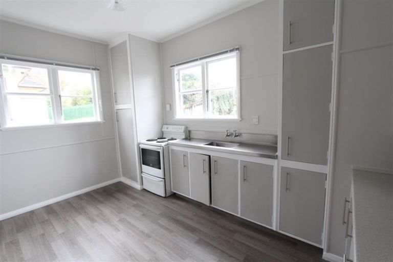 Photo of property in 112 Forest Lake Road, Forest Lake, Hamilton, 3200