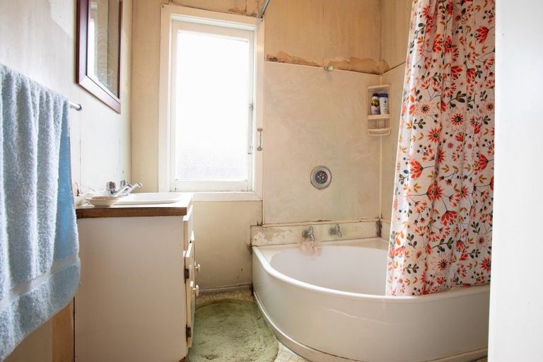 Photo of property in 10 Allardice Street, Dannevirke, 4930