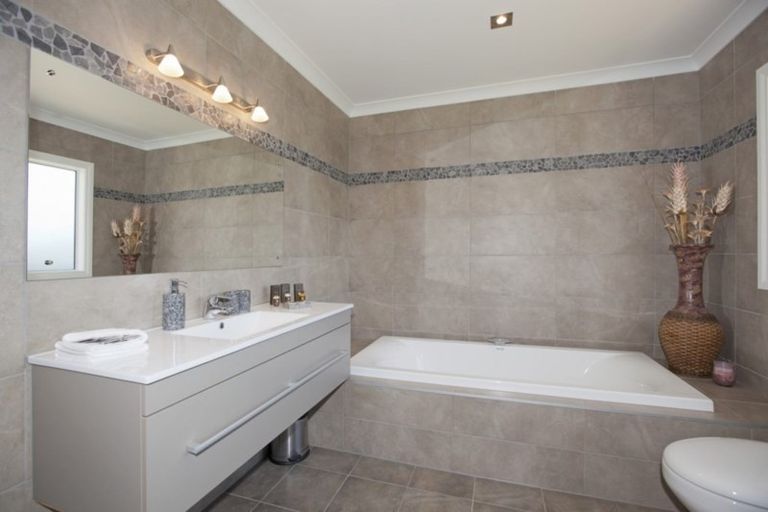 Photo of property in 20 Derham Road, Te Horo, Otaki, 5581