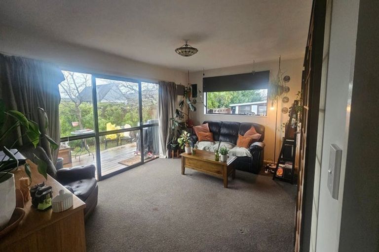Photo of property in 2/71 Royal Park Drive, Parklands, Christchurch, 8083