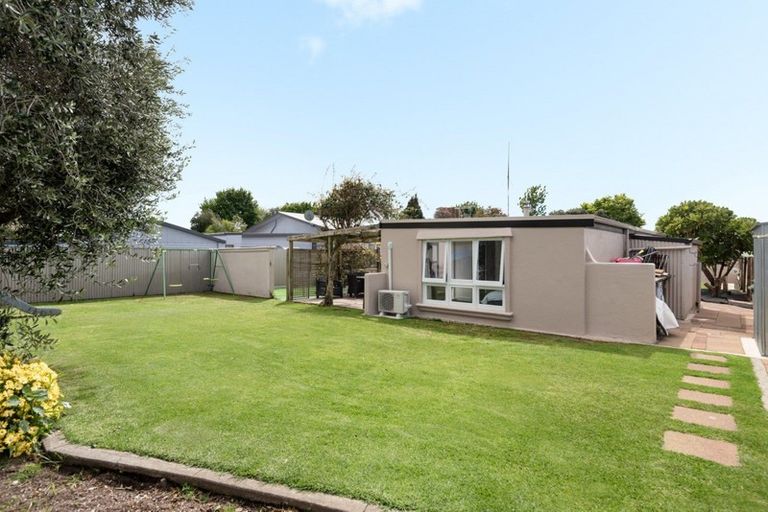 Photo of property in 2/15 Greerton Road, Gate Pa, Tauranga, 3112