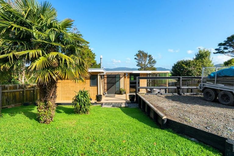 Photo of property in 74 Bays Road, Orere Point, Papakura, 2585