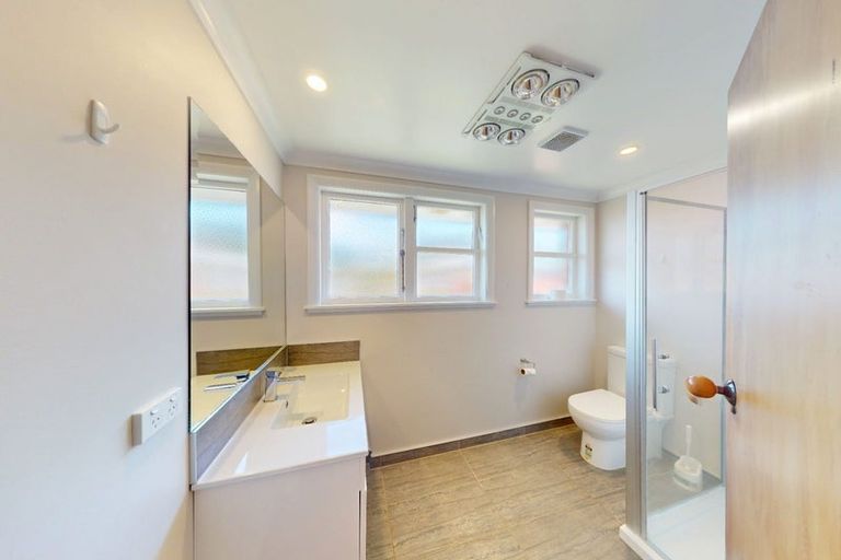 Photo of property in 41 Ellesmere Crescent, Highbury, Palmerston North, 4412