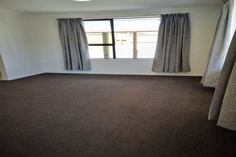 Photo of property in 2/471 Wairakei Road, Burnside, Christchurch, 8053