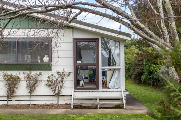 Photo of property in 62 New York Street, Martinborough, 5711