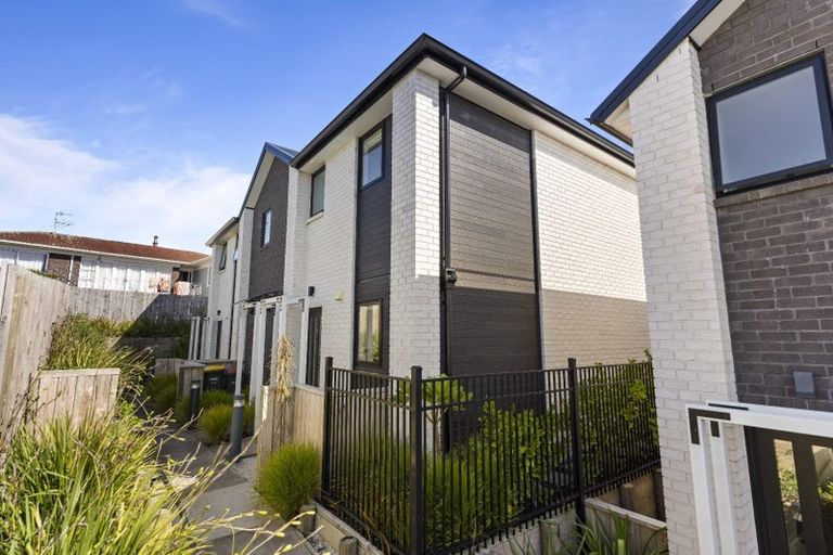 Photo of property in 7/45 Vera Road, Te Atatu South, Auckland, 0610