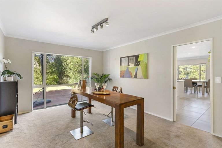 Photo of property in 3 Rosella Place, Murrays Bay, Auckland, 0630