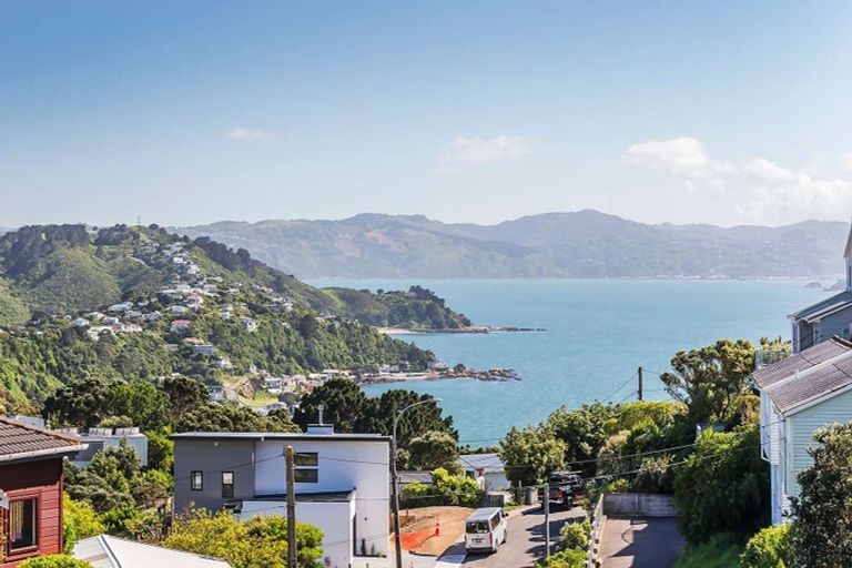 Photo of property in 1 Signallers Grove, Strathmore Park, Wellington, 6022