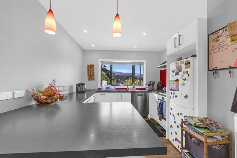 Photo of property in 28 Sunstone Crescent, Brown Owl, Upper Hutt, 5018