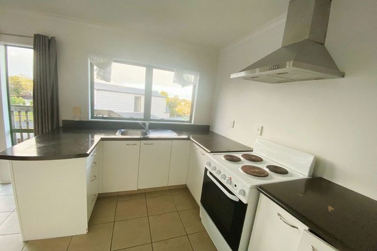 Photo of property in 12a Midgley Road, West Harbour, Auckland, 0618