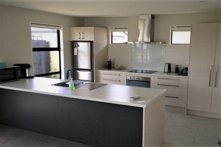 Photo of property in 3 Robalan Close, Halswell, Christchurch, 8025