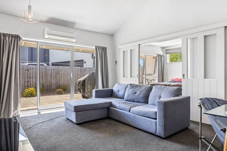 Photo of property in 76 Trafalgar Street, St Albans, Christchurch, 8014