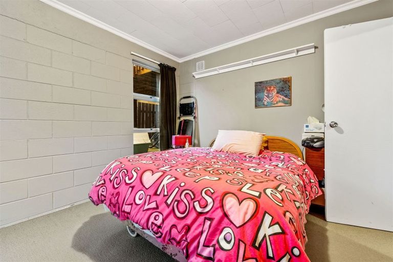 Photo of property in 22 Realm Place, Massey, Auckland, 0614