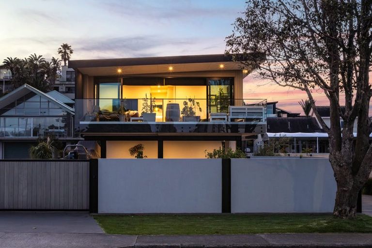 Photo of property in 3a William Bayes Place, Red Beach, 0932