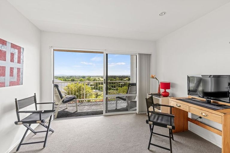 Photo of property in 11 Uldale Place, Westmorland, Christchurch, 8025