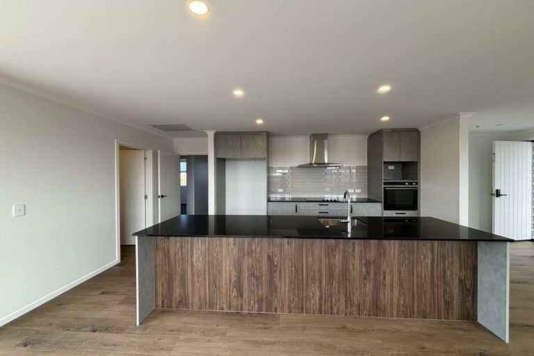 Photo of property in 16 Songpa Street, Halswell, Christchurch, 8025