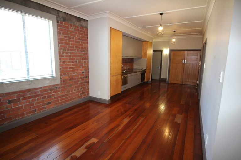 Photo of property in 98 Riddiford Street, Newtown, Wellington, 6021
