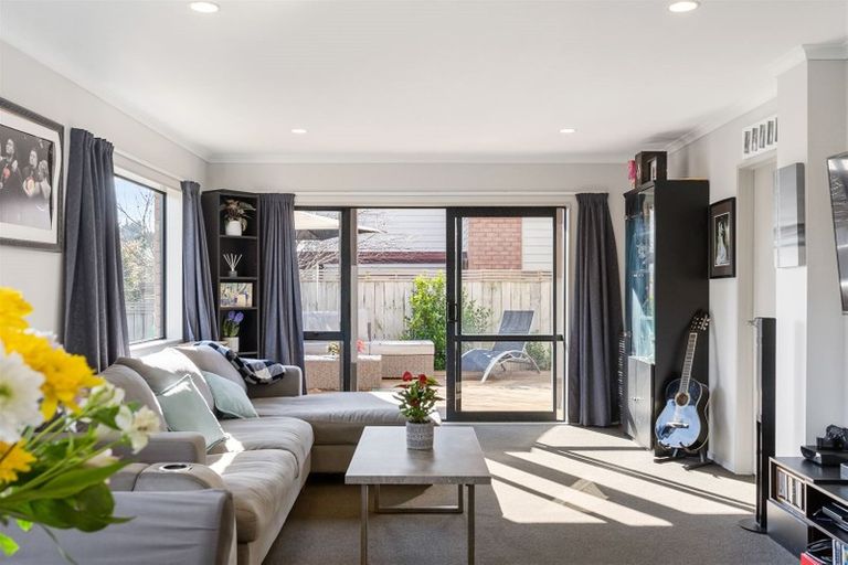 Photo of property in 68 Claverdon Drive, Massey, Auckland, 0614