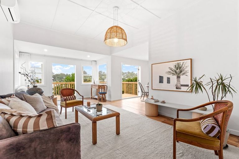 Photo of property in 24 Jean Place, Stanmore Bay, Whangaparaoa, 0932