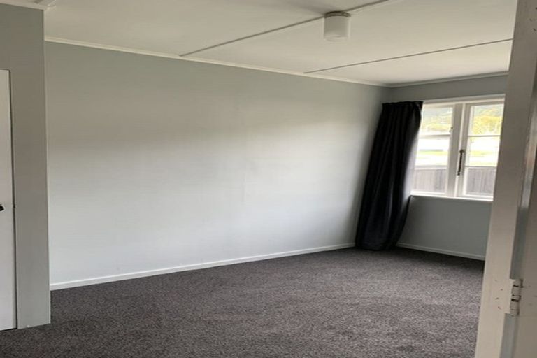 Photo of property in 12-14 Newcombe Street, Naenae, Lower Hutt, 5011