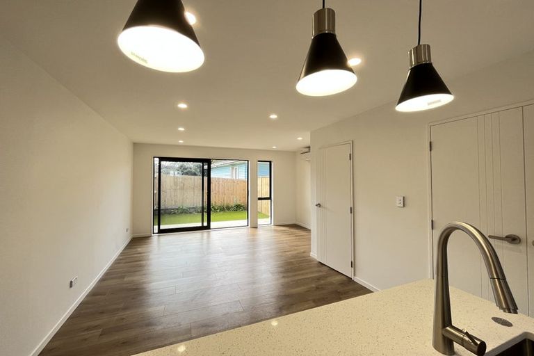 Photo of property in 4/31 Reid Road, New Lynn, Auckland, 0600