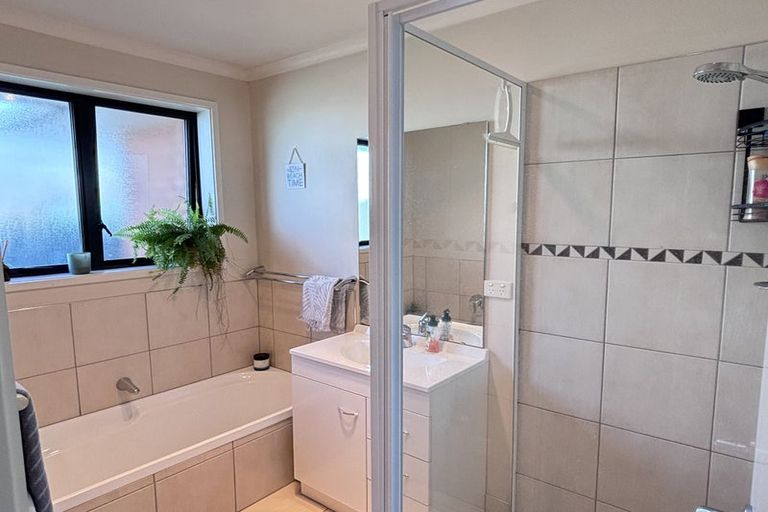 Photo of property in 800a Collinge Road, Mayfair, Hastings, 4122