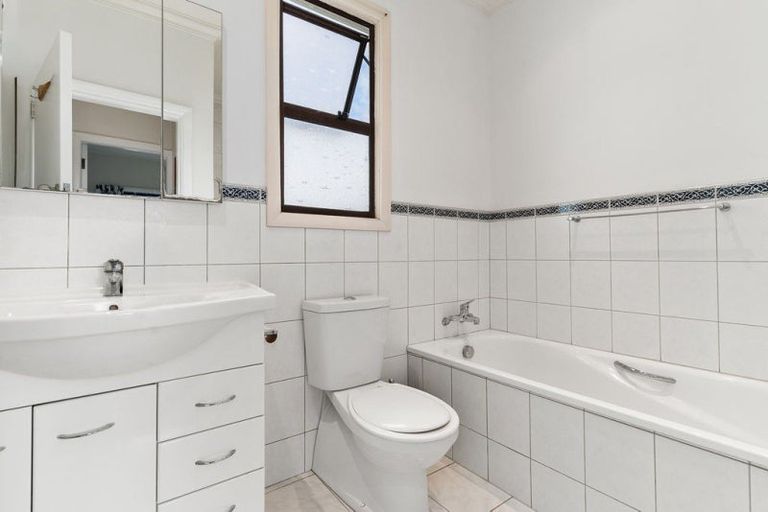 Photo of property in 4 Mckenzie Terrace, Carterton, 5713