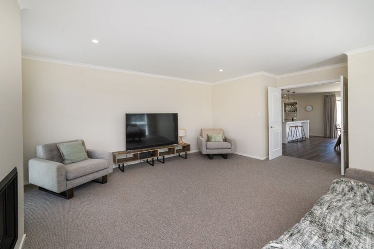 Photo of property in 2 Henty Lane, Marton, 4710