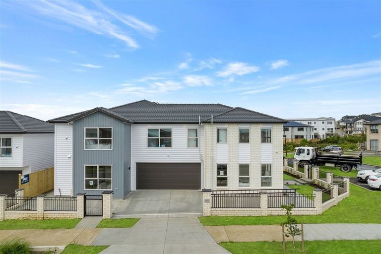 Photo of property in 15 Drumconnell Drive, Flat Bush, Auckland, 2019