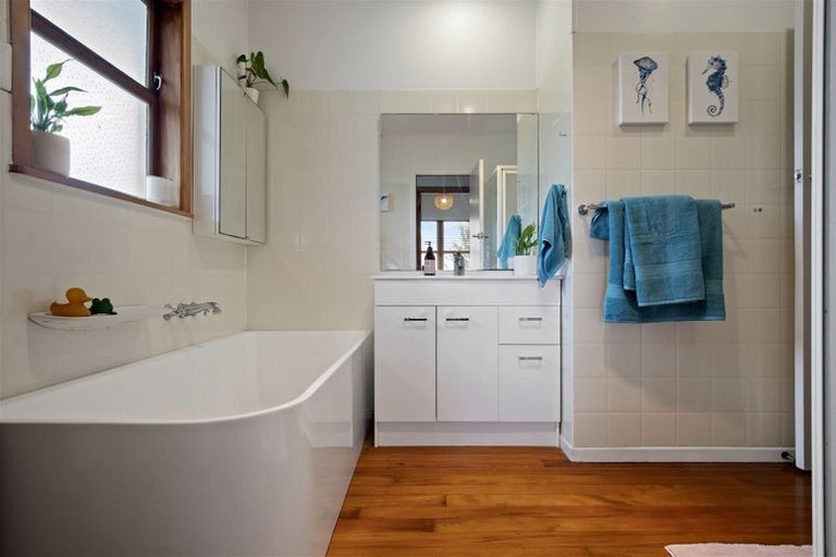 Photo of property in 39 Stratford Road, Manurewa, Auckland, 2105