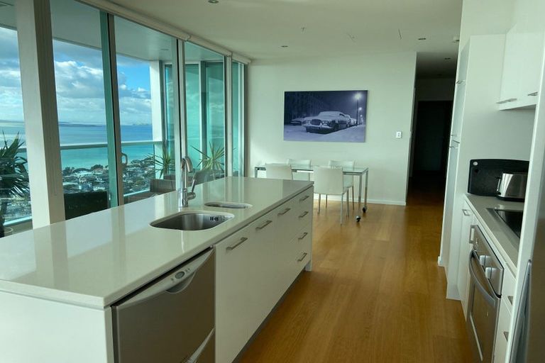 Photo of property in Sentinel Apartments, 2001/3 Northcroft Street, Takapuna, Auckland, 0622