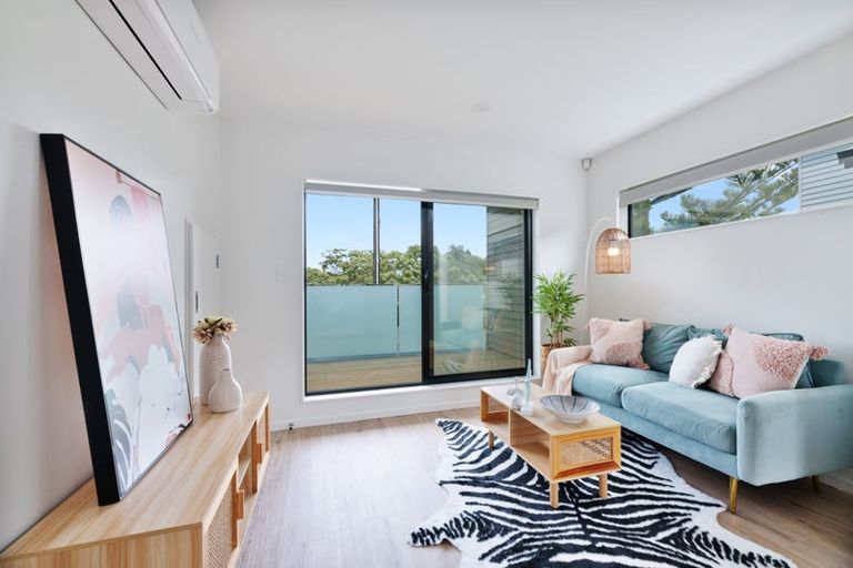 Photo of property in 5/237 Swanson Road, Henderson, Auckland, 0610