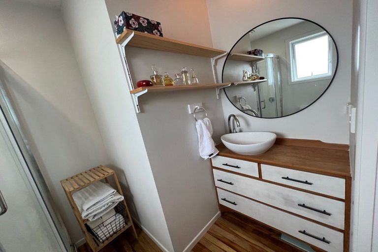 Photo of property in 82 Glen Marine Parade, Glendene, Auckland, 0602